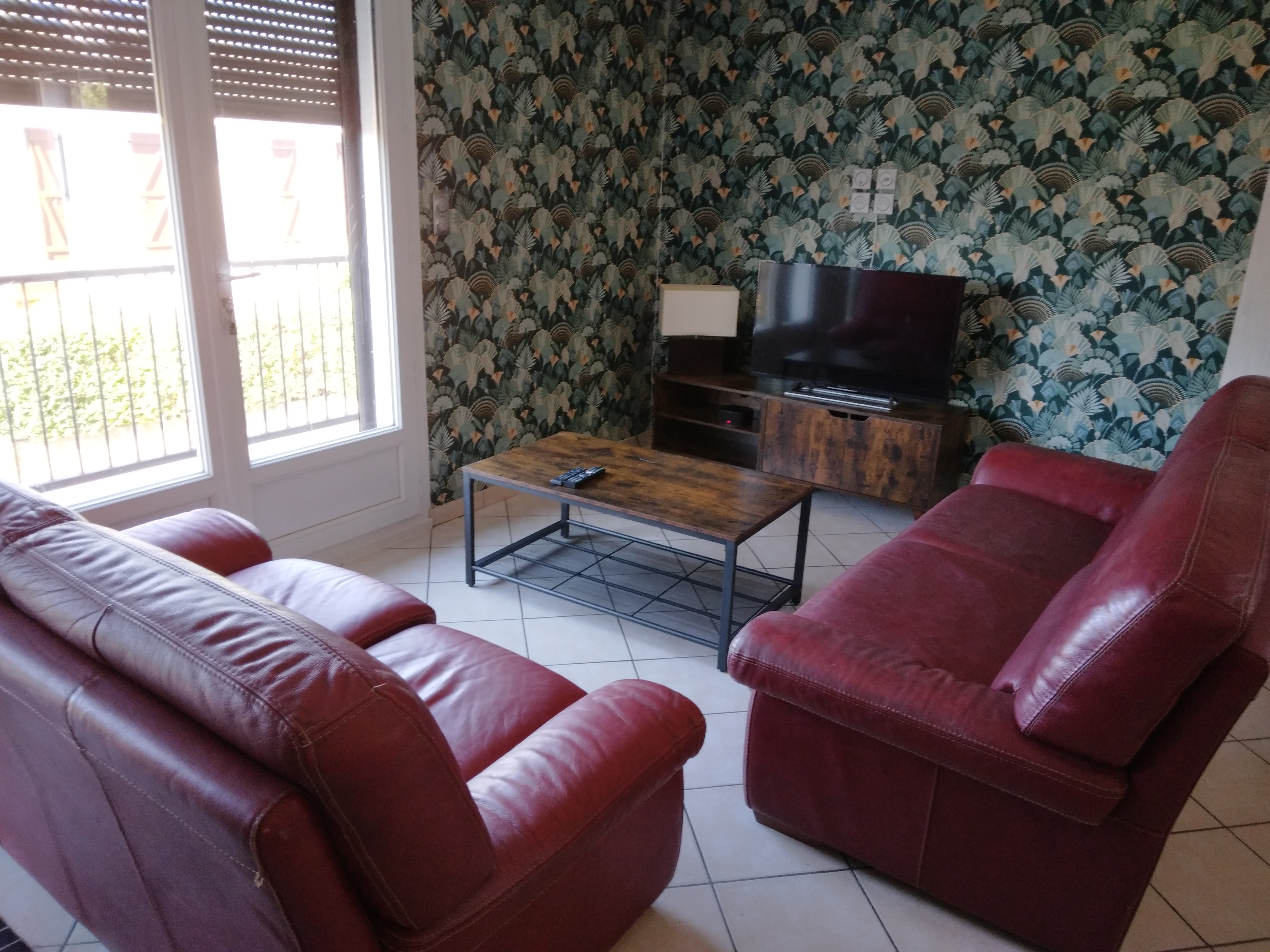 chambre au calme dans maison avec jardin