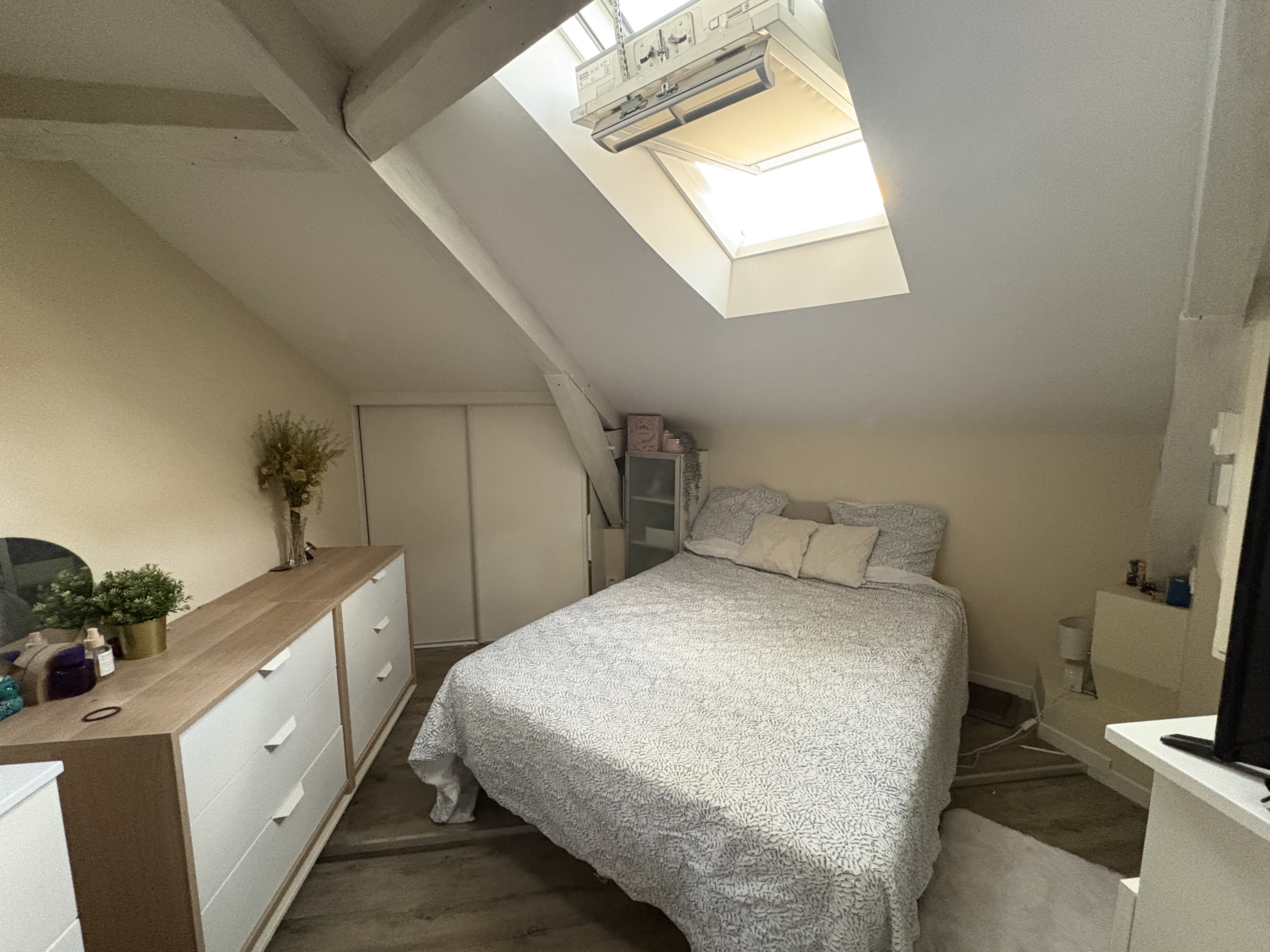Chambre en colocation disponible immédiatement – Paris 17ᵉ (Quartier Épinettes)